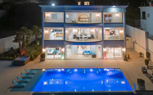 Villa Aurora